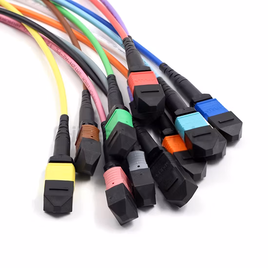 MPO トランク光パッチ コード シングル モード MPO 12 コア光ファイバ パッチ コード MTP MPO ファイバ パッチ コード
